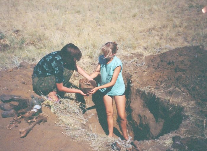 Астраханцы в поисковой экспедиции в Волгоградской области, 1996